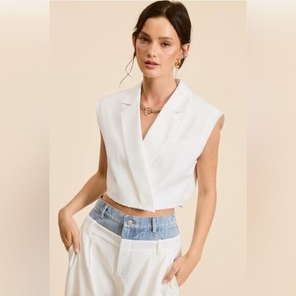 090. CROPPED SLEEVELESS BLAZER VEST- IVORY - Picture 1 of 7